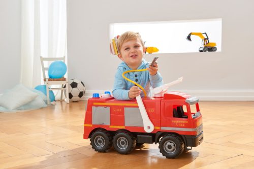 Óriás tűzoltóautó, működő tűzoltó fecskendővel, 64 cm (02058)